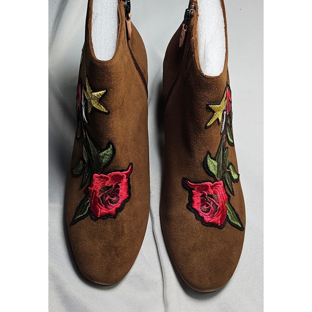 Gentle Souls Kenneth Cole Blaise Patches Brown Suede Embroidered Ankle Boots 9.5